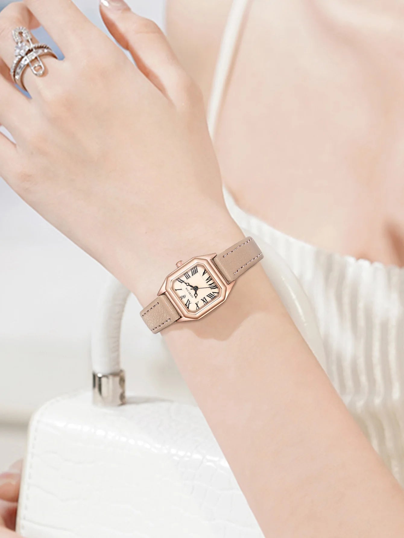 Minimalist Women's Casual Clock - Tomi L38 Leather Watch