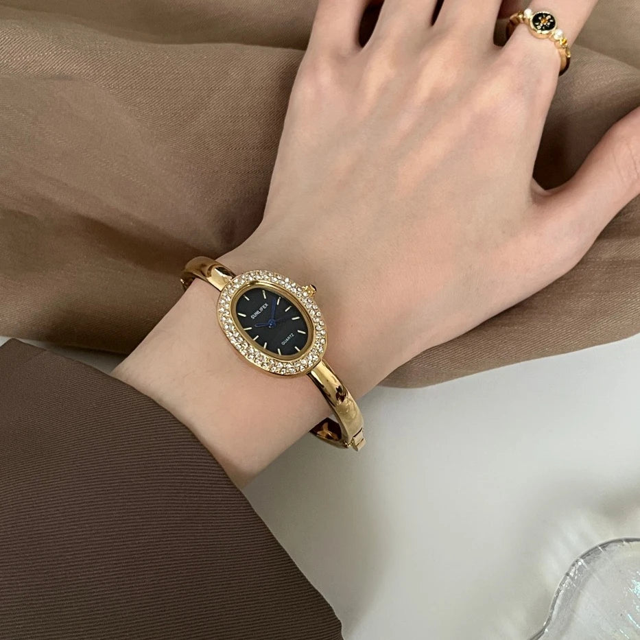 Luxury Diamond Oval Watch - Elegant Women's Bracelet